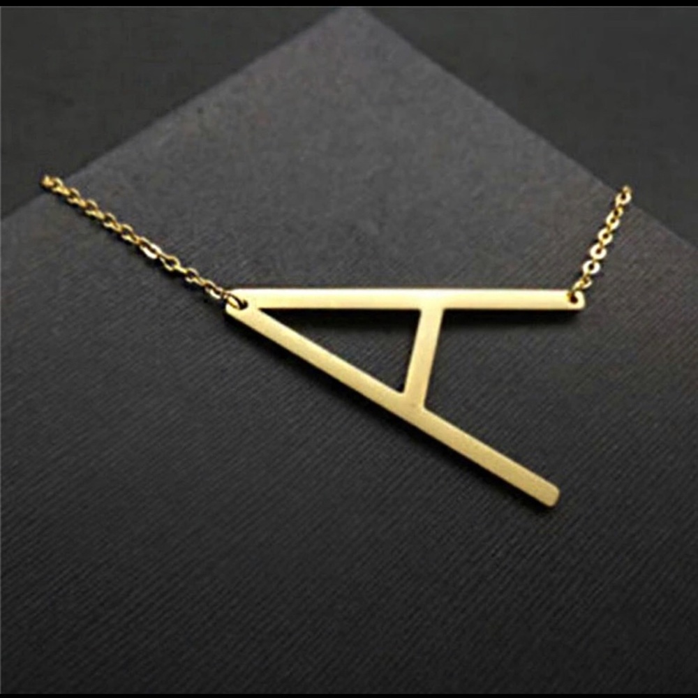 GOLD/ SILVER Letter Necklace The Best Mother’s 🎁